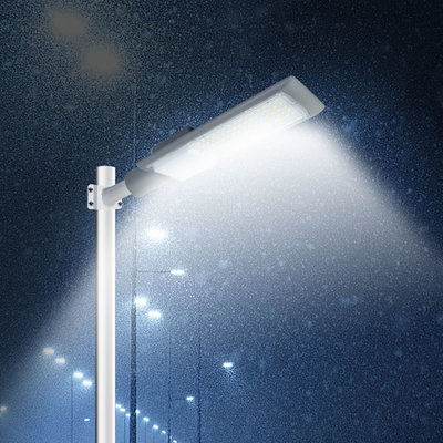 ไฟถนน LED กันน้ำแบบปรับแต่งได้ มาตรฐาน IP65 และอายุการใช้งานยาวนาน 30000 ชั่วโมง เพื่อความทนทาน